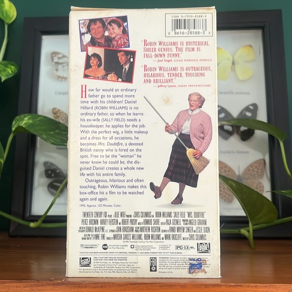 Family Movie VHS Bundle - Vintags VHS - Picture 2 of 9